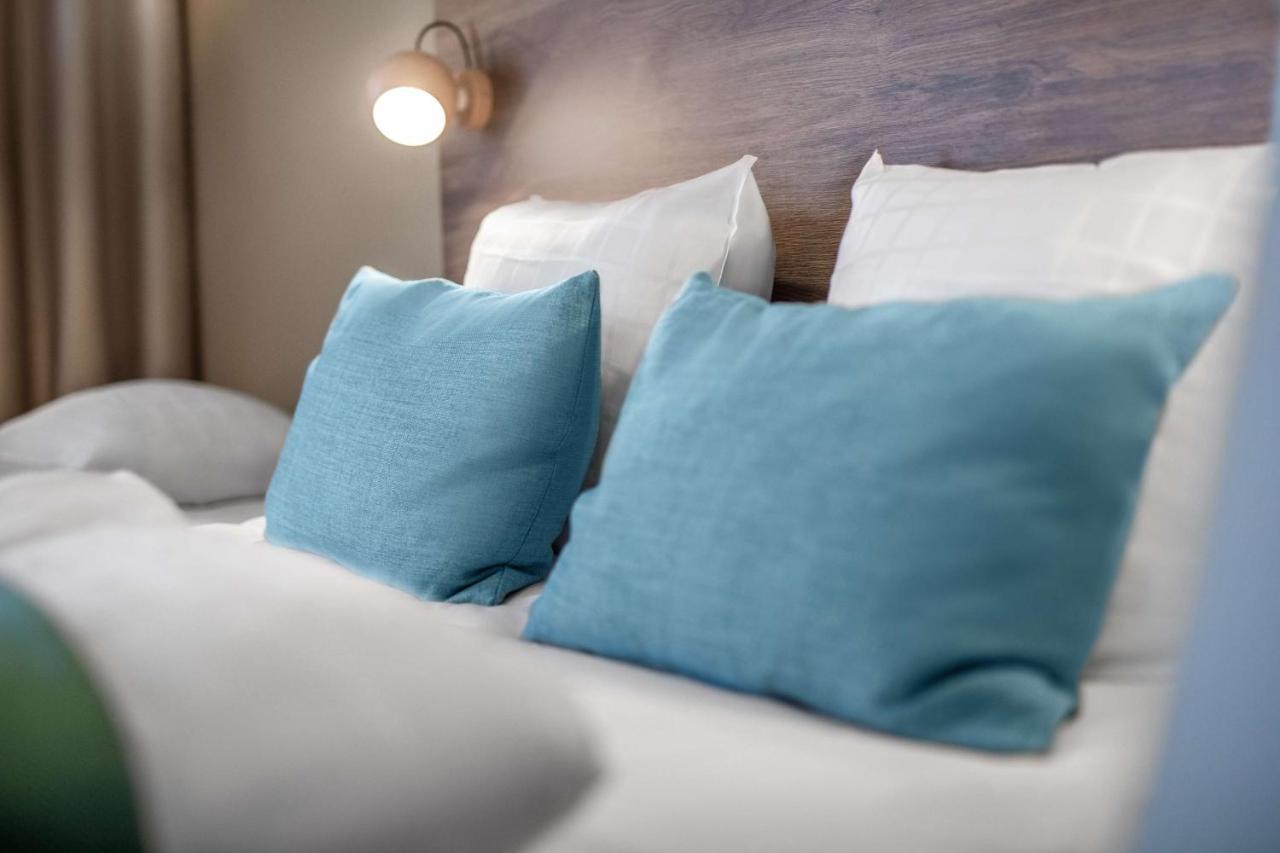 Quality Hotel The Reef เฟรเดริกส์ฮัฟน์ ภายนอก รูปภาพ